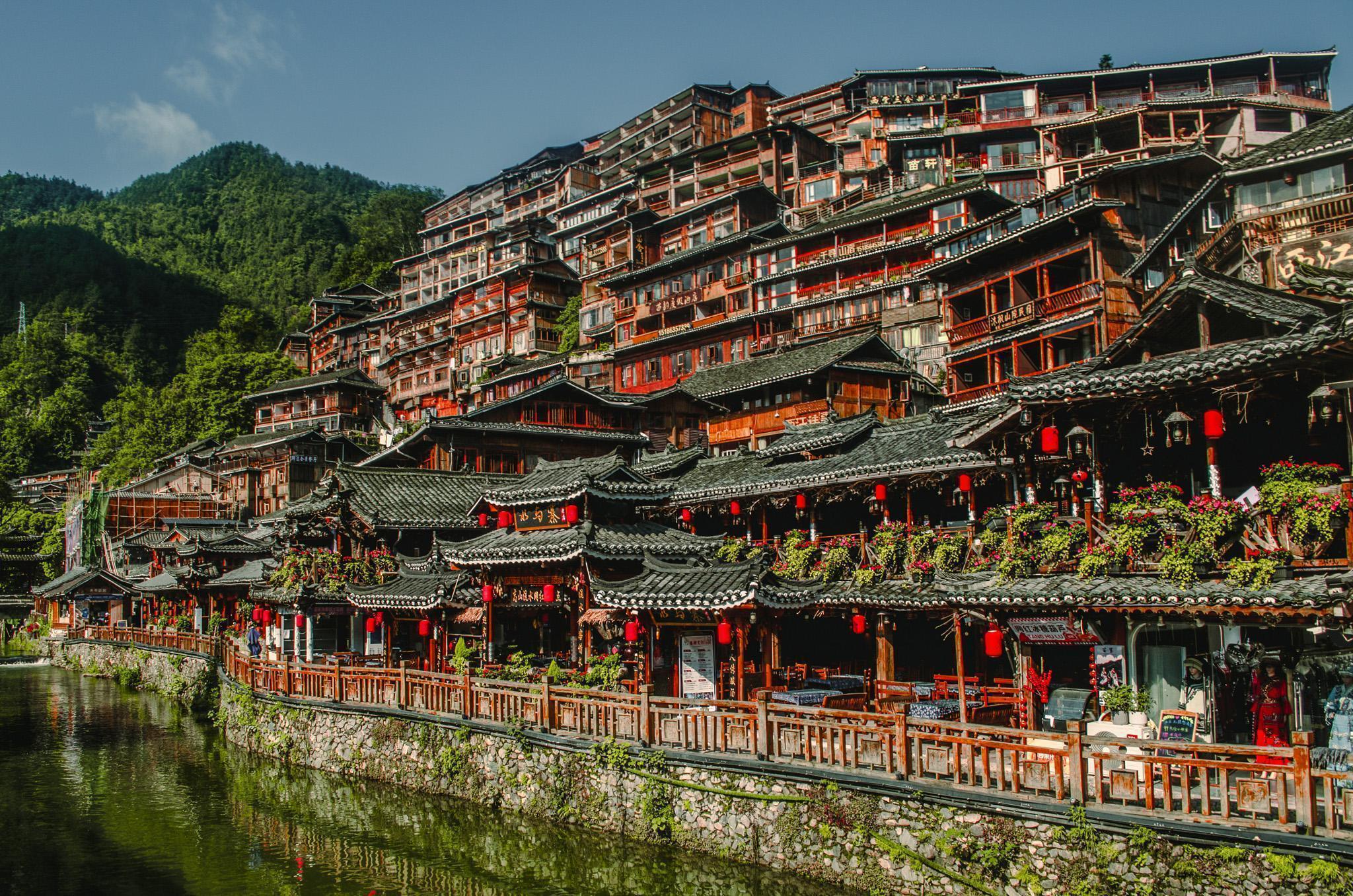 Xijiang Village Miao Traditions Vivantes Et Tourisme En Mutation xijiang-village-miao-traditions-vivantes-et-tourisme-en-mutation